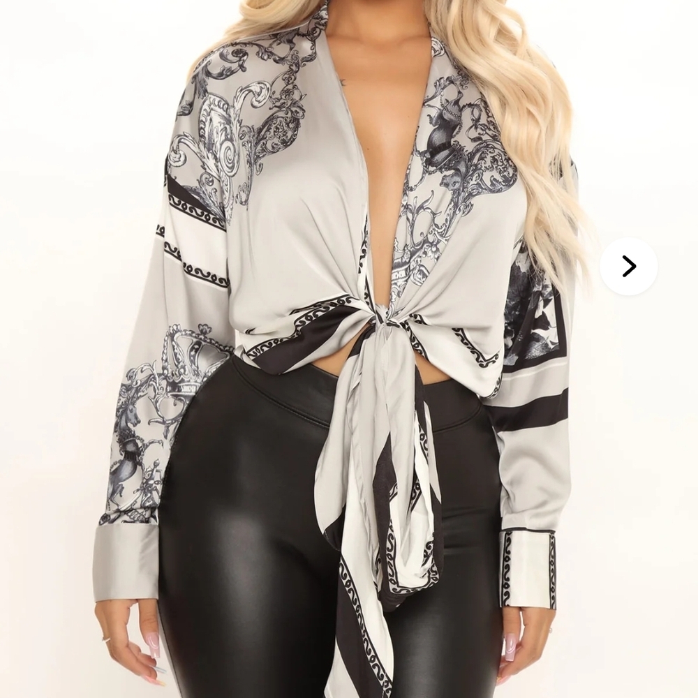 Chic Tie-Front Blouse with Black and Gray Patterns